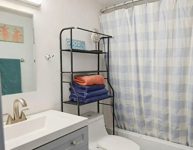 Cozy 2br Near Westgate & Stadium, Pets, Workspace Apartment Glendale