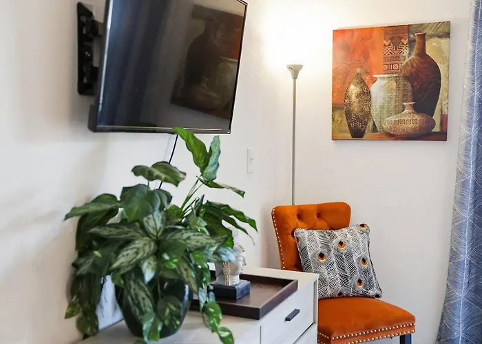 Cozy 2br Near Westgate & Stadium, Pets, Workspace Apartment