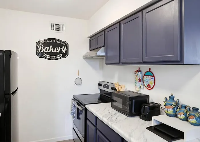 Apartment Cozy 2br Near Westgate & Stadium, Pets, Workspace *